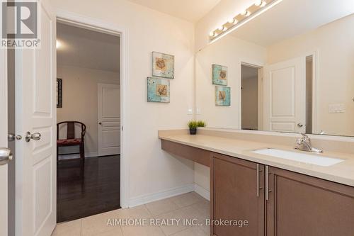 80 Bush Ridges Avenue, Richmond Hill, ON - Indoor Photo Showing Bathroom