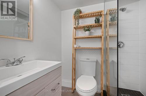 20 Ladyshot Crescent, Toronto, ON - Indoor Photo Showing Bathroom