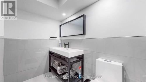 27 Forestgrove Circle, Brampton, ON - Indoor Photo Showing Bathroom