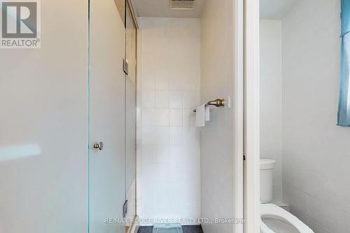 8 Sifton Place, Brampton, ON - Indoor Photo Showing Bathroom