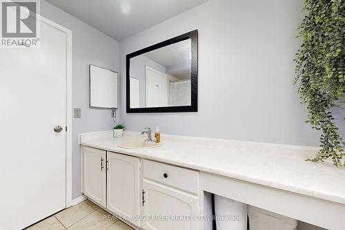 8 Sifton Place, Brampton, ON - Indoor Photo Showing Bathroom