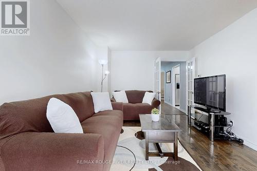 8 Sifton Place, Brampton, ON - Indoor Photo Showing Living Room