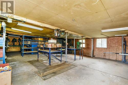 2180 Highpoint Side Road, Caledon, ON - Indoor Photo Showing Garage