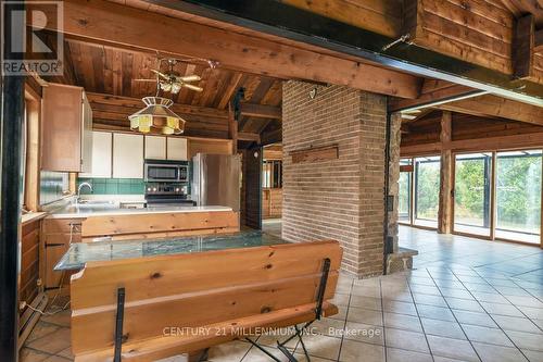 2180 Highpoint Side Road, Caledon, ON - Indoor Photo Showing Kitchen