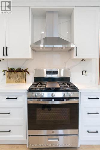 10 Snowden Street, Toronto, ON - Indoor Photo Showing Kitchen