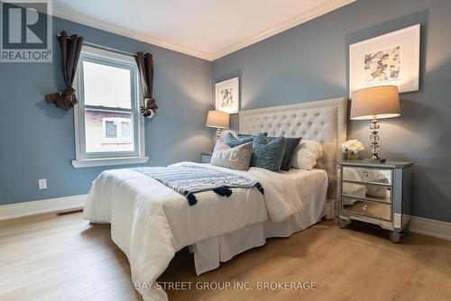 10 Snowden Street, Toronto, ON - Indoor Photo Showing Bedroom