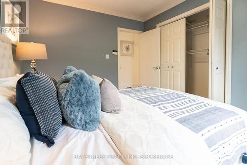 10 Snowden Street, Toronto, ON - Indoor Photo Showing Bedroom