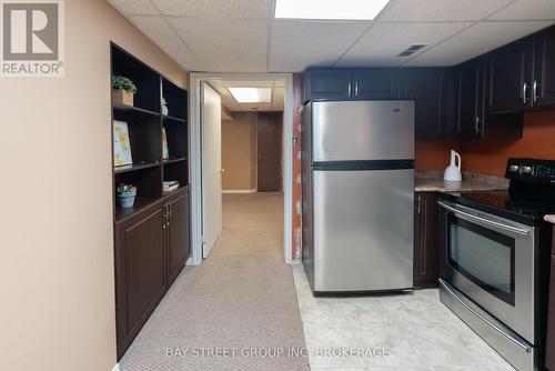 10 Snowden Street, Toronto, ON - Indoor Photo Showing Kitchen