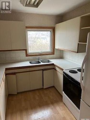 350 Osler Street, Regina, SK - Indoor Photo Showing Kitchen With Double Sink