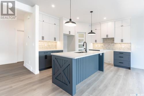 527 Doran Crescent, Saskatoon, SK - Indoor Photo Showing Kitchen With Upgraded Kitchen