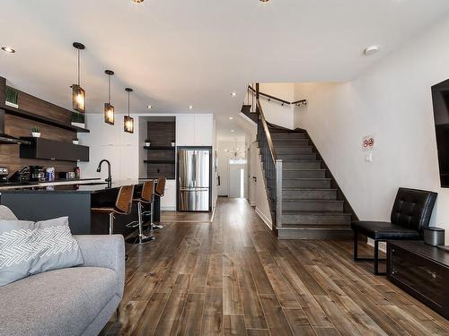 Salon - 5362 Rue Delson, Longueuil (Saint-Hubert), QC - Indoor Photo Showing Living Room