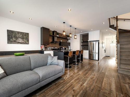 Salon - 5362 Rue Delson, Longueuil (Saint-Hubert), QC - Indoor Photo Showing Living Room