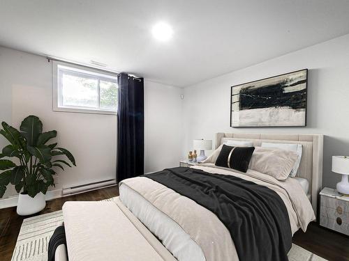 Chambre Ã Â coucher - 5362 Rue Delson, Longueuil (Saint-Hubert), QC - Indoor Photo Showing Bedroom