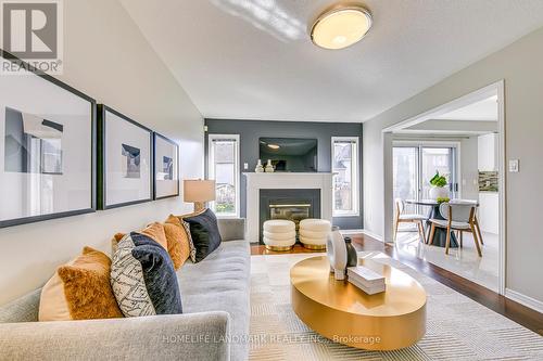 91 Bridgeport Crescent, Hamilton, ON - Indoor Photo Showing Living Room With Fireplace