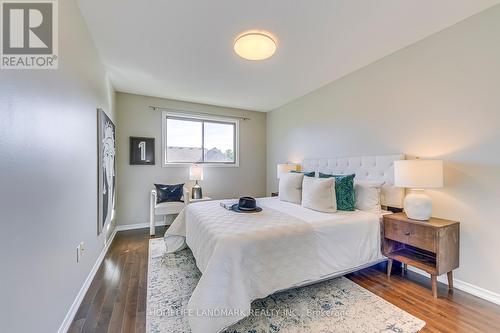 91 Bridgeport Crescent, Hamilton, ON - Indoor Photo Showing Bedroom