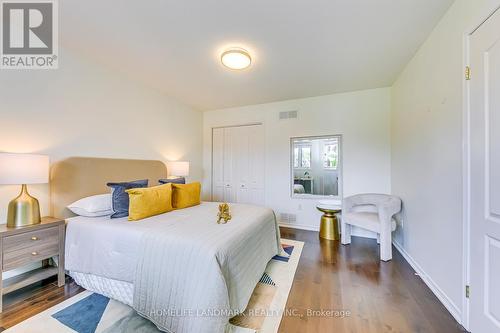 91 Bridgeport Crescent, Hamilton, ON - Indoor Photo Showing Bedroom