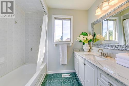 91 Bridgeport Crescent, Hamilton, ON - Indoor Photo Showing Bathroom