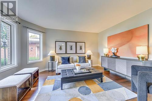 91 Bridgeport Crescent, Hamilton, ON - Indoor Photo Showing Living Room