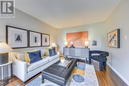 91 Bridgeport Crescent, Hamilton, ON - Indoor Photo Showing Living Room