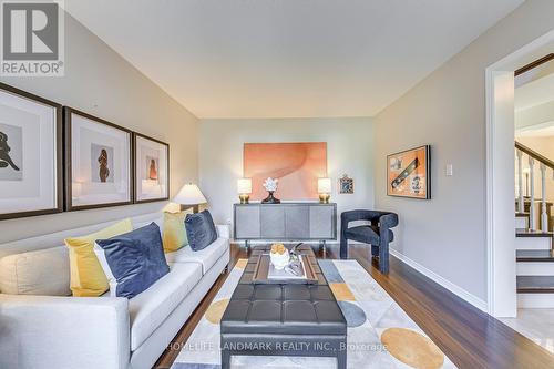 91 Bridgeport Crescent, Hamilton, ON - Indoor Photo Showing Living Room