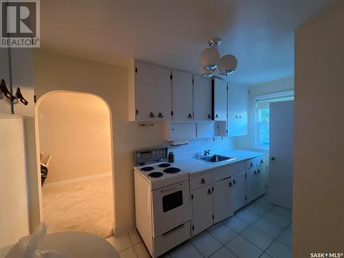 1023 5Th Street, Saskatoon, SK - Indoor Photo Showing Kitchen