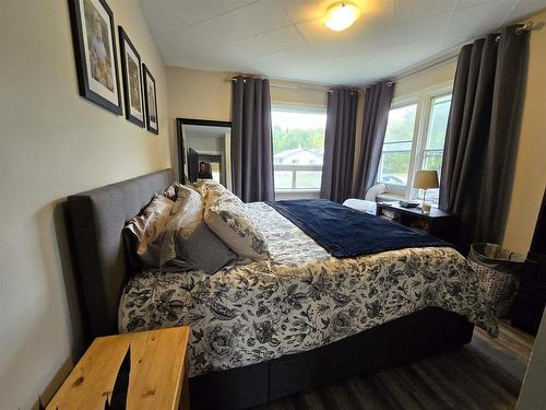 627 Sixteenth Avenue N, Kenora, ON - Indoor Photo Showing Bedroom