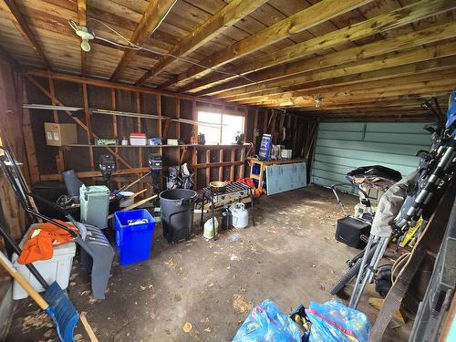 627 Sixteenth Avenue N, Kenora, ON - Indoor Photo Showing Garage