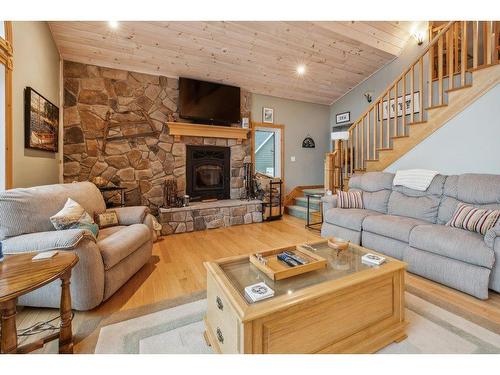 Salon - 583 Ch. Montfort, Gracefield, QC - Indoor Photo Showing Living Room With Fireplace