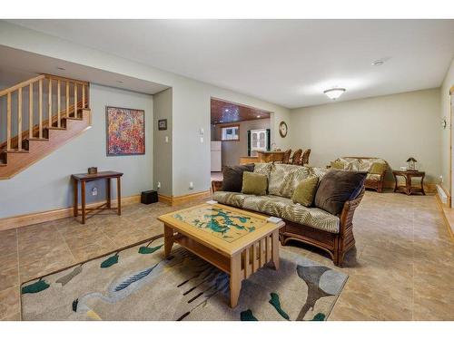 Family room - 583 Ch. Montfort, Gracefield, QC - Indoor Photo Showing Living Room