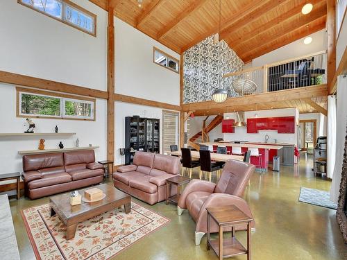 Vue d'ensemble - 223 Rue Lavigne, Shefford, QC - Indoor Photo Showing Living Room