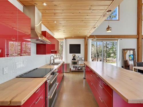 Cuisine - 223 Rue Lavigne, Shefford, QC - Indoor Photo Showing Kitchen With Double Sink With Upgraded Kitchen