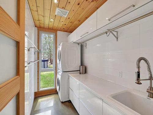 Laundry room - 223 Rue Lavigne, Shefford, QC - Indoor Photo Showing Kitchen