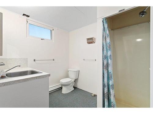 Bathroom - 225 Rue Willow, Shawville, QC - Indoor Photo Showing Bathroom