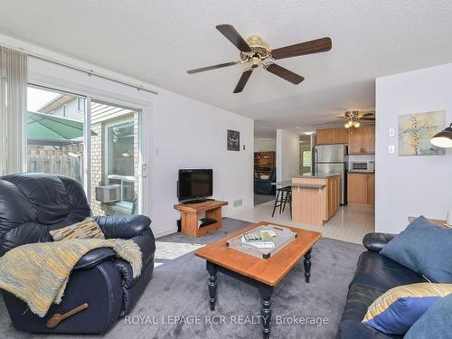 238 Walsh Cres, Orangeville, ON - Indoor Photo Showing Living Room