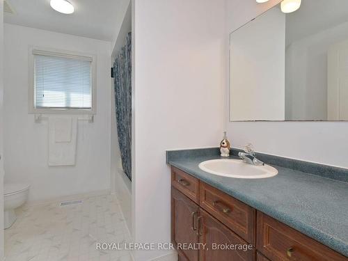 238 Walsh Cres, Orangeville, ON - Indoor Photo Showing Bathroom