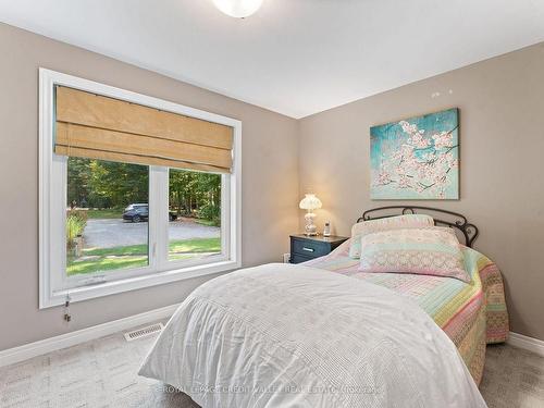 73 Stanley Rd, Kawartha Lakes, ON - Indoor Photo Showing Bedroom