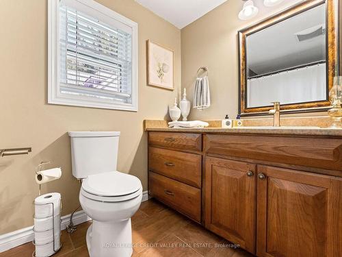 73 Stanley Rd, Kawartha Lakes, ON - Indoor Photo Showing Bathroom