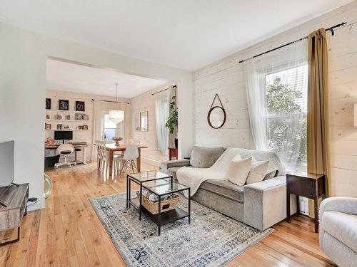 Salon - 69 Rue De L'Église, Bedford - Ville, QC - Indoor Photo Showing Living Room