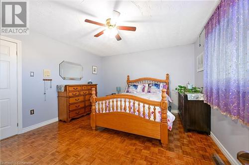 7 Osgoode Court, Hamilton, ON - Indoor Photo Showing Bedroom