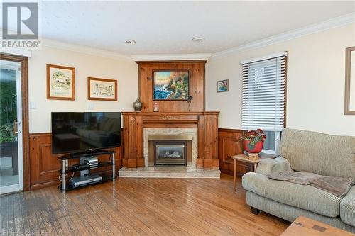 7 Osgoode Court, Hamilton, ON - Indoor Photo Showing Living Room With Fireplace