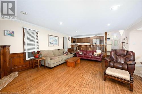 7 Osgoode Court, Hamilton, ON - Indoor Photo Showing Living Room