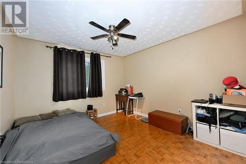 7 Osgoode Court, Hamilton, ON - Indoor Photo Showing Bedroom