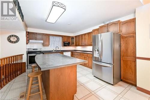 7 Osgoode Court, Hamilton, ON - Indoor Photo Showing Kitchen