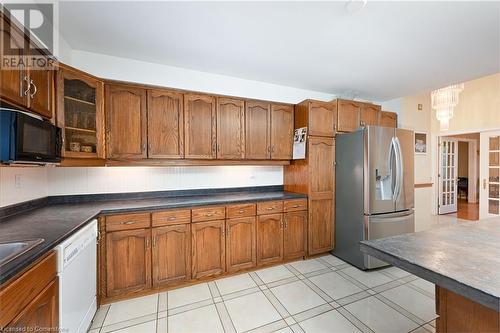 7 Osgoode Court, Hamilton, ON - Indoor Photo Showing Kitchen