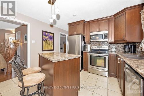 936 Lawrence Street, Prescott And Russell, ON - Indoor Photo Showing Kitchen With Double Sink