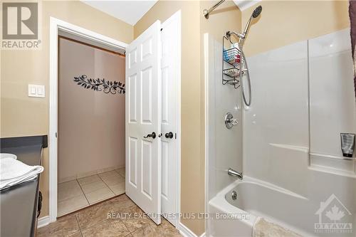 936 Lawrence Street, Prescott And Russell, ON - Indoor Photo Showing Bathroom