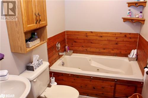 38 Bay Ridge Road, Hastings Highlands, ON - Indoor Photo Showing Bathroom