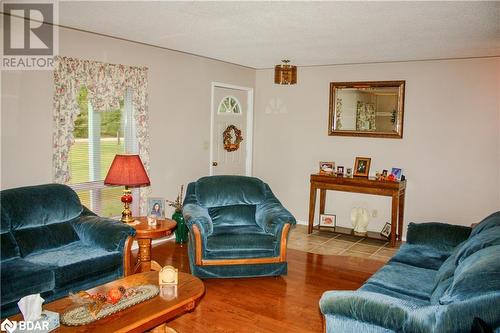 38 Bay Ridge Road, Hastings Highlands, ON - Indoor Photo Showing Living Room