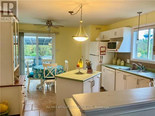 213 Northwoods Crescent, Cornwall (717 - Cornwall), ON - Indoor Photo Showing Kitchen With Double Sink