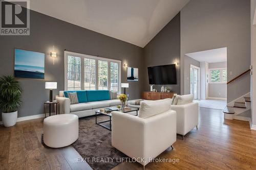 31474 Highway 28, Bancroft, ON - Indoor Photo Showing Living Room